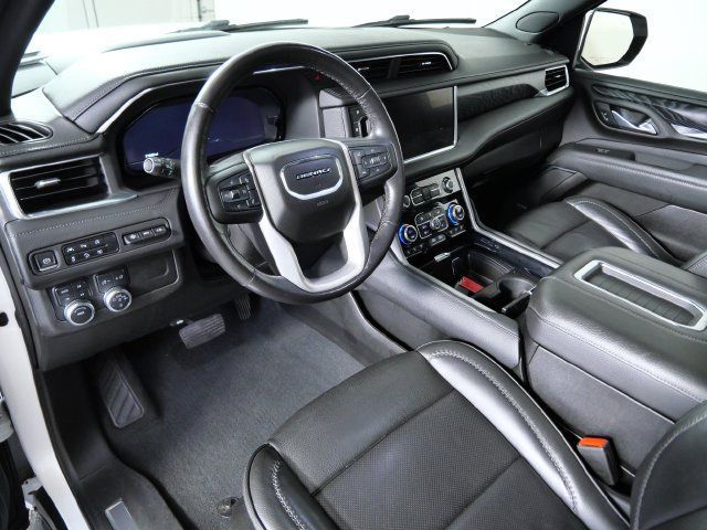 Used 2023 GMC Yukon XL Denali AWD/4WD image 3