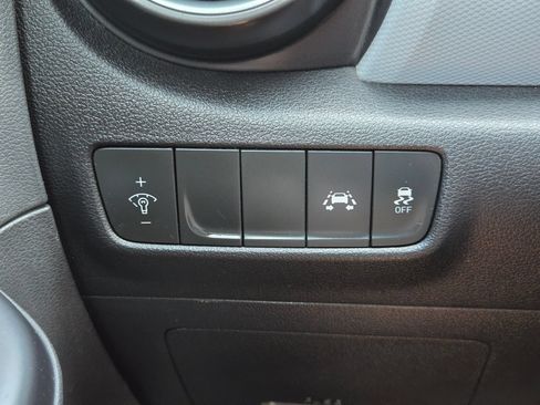 Used 2020 Hyundai Kona SE FWD image 25