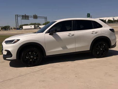 Used 2024 Honda HR-V Sport image 4