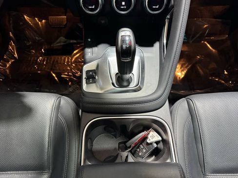 Used 2020 Jaguar E-PACE SE image 17