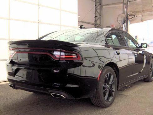 Used 2019 Dodge Charger SXT AWD/4WD image 4