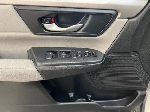 Used 2017 Honda CR-V LX image 12
