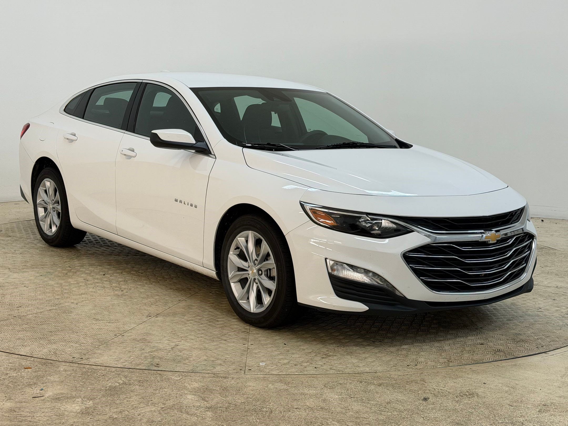 Used 2025 Chevrolet Malibu LT FWD image 7