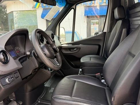 Used 2023 Mercedes-Benz Sprinter 2500 image 8