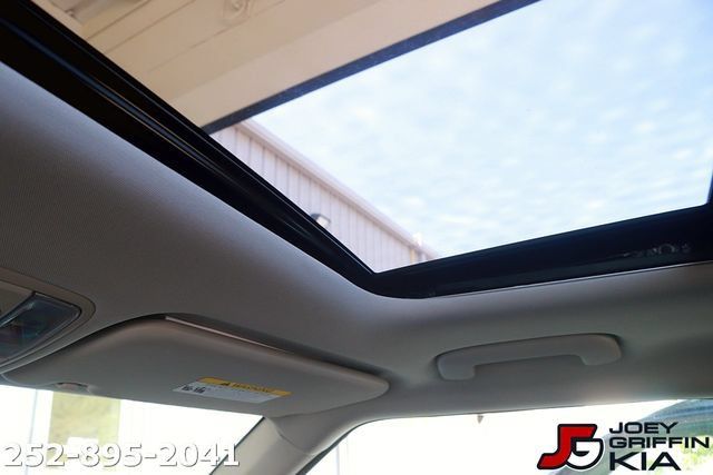 Certified 2025 Kia Soul EX FWD image 29