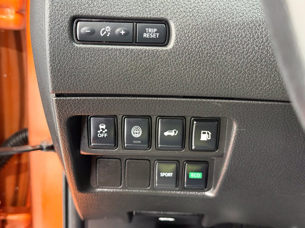 Used 2020 Nissan Rogue SV FWD image 31