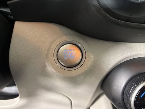 Used 2025 Hyundai Venue SEL FWD image 15