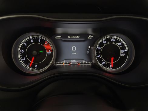 Used 2019 Jeep Cherokee Trailhawk w/ Comfort/Convenience Group AWD/4WD image 26