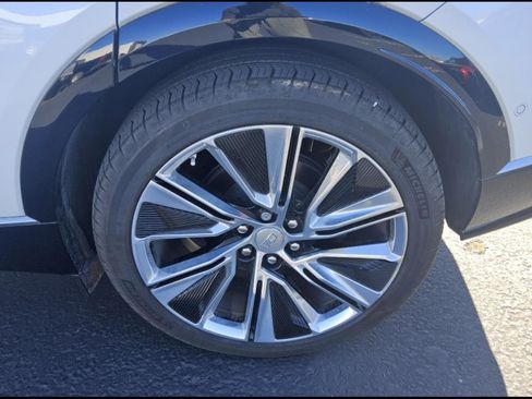 Used 2024 Cadillac Lyriq Luxury RWD image 17