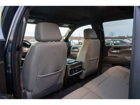 Used 2023 GMC Sierra 1500 SLT w/ SLT Convenience Package image 12