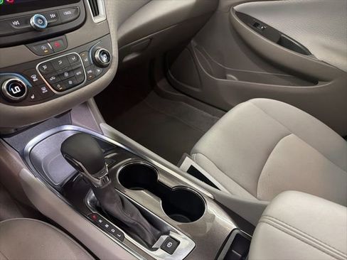 Used 2024 Chevrolet Malibu LT FWD image 31