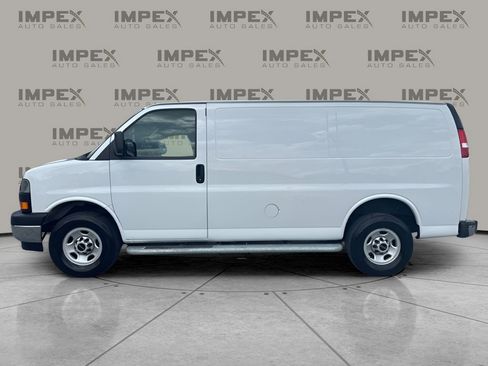 Used 2024 GMC Savana 2500 w/ Driver Convenience Package RWD image 2