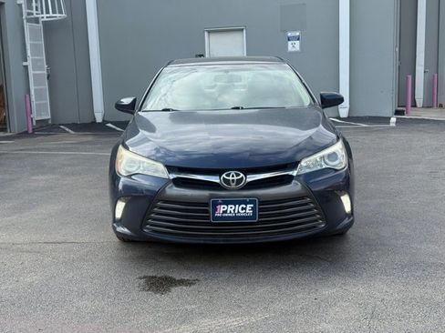 Used 2015 Toyota Camry XLE w/ Moonroof Package image 2