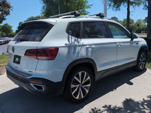 Used 2022 Volkswagen Taos SE image 10