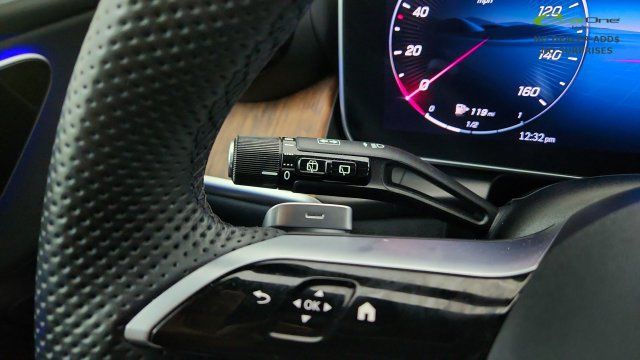 Used 2025 Mercedes-Benz GLC 300 4MATIC image 57