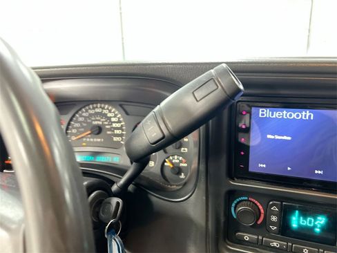 Used 2006 GMC Sierra 3500 SLT w/ Heavy-Duty Power Package image 14