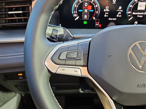 New 2026 Volkswagen Tiguan SE image 16