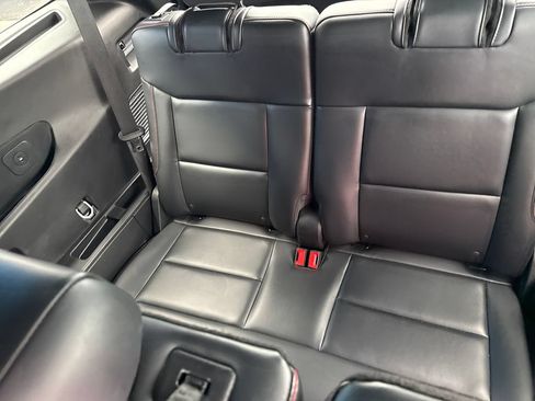 Used 2025 Ford Explorer ST-Line w/ ST-Line Street Pack AWD/4WD image 37