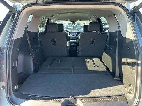 Used 2023 GMC Acadia AT4 image 34