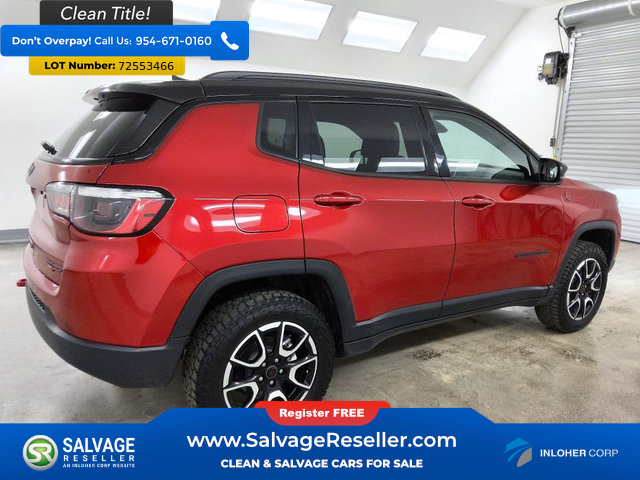 Used 2025 Jeep Compass Trailhawk AWD/4WD image 4