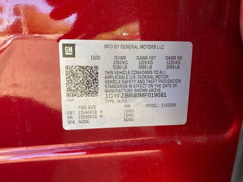 Used 2021 Cadillac XT4 Luxury w/ Cold Weather Package image 32