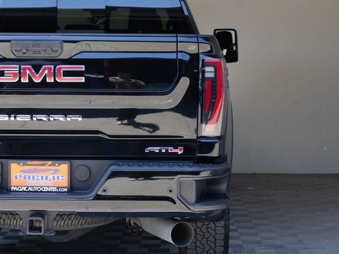 Used 2024 GMC Sierra 2500 AT4 w/ AT4 Premium Plus Package AWD/4WD image 16