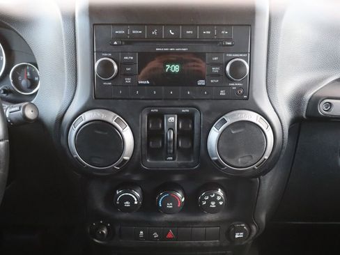 Used 2012 Jeep Wrangler Unlimited Sport image 33