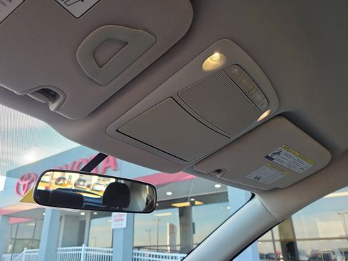 Used 2015 Nissan Rogue S image 30