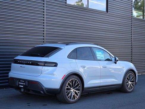New 2025 Porsche Macan 4 Electric image 7