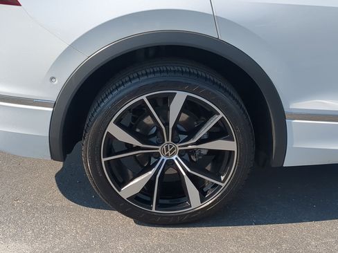 Used 2022 Volkswagen Tiguan SEL R-Line AWD/4WD image 13
