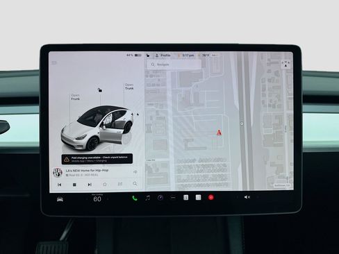 Used 2024 Tesla Model Y Long Range image 9