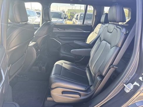 Used 2025 Jeep Grand Cherokee L Limited w/ Black Appearance Package image 16