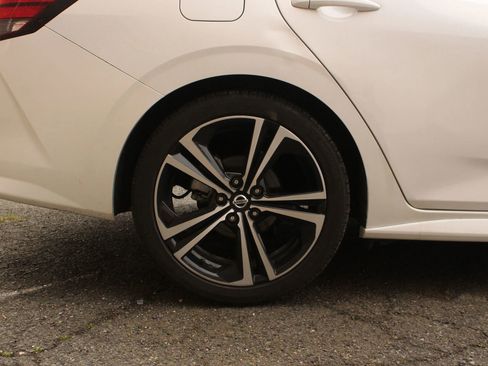 Used 2021 Nissan Sentra SR w/ SR Premium Package image 6