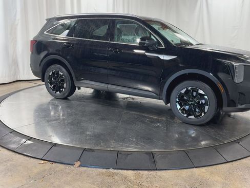 New 2026 Kia Sorento S image 3