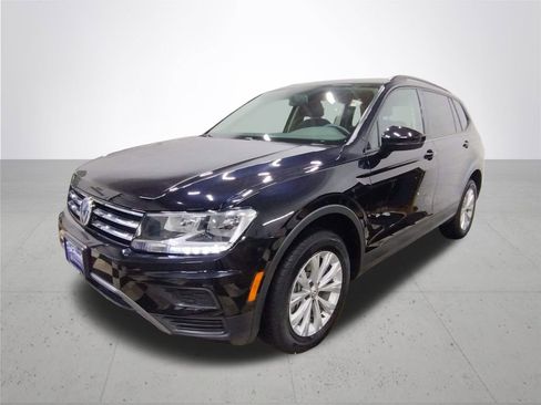 Used 2020 Volkswagen Tiguan S image 2