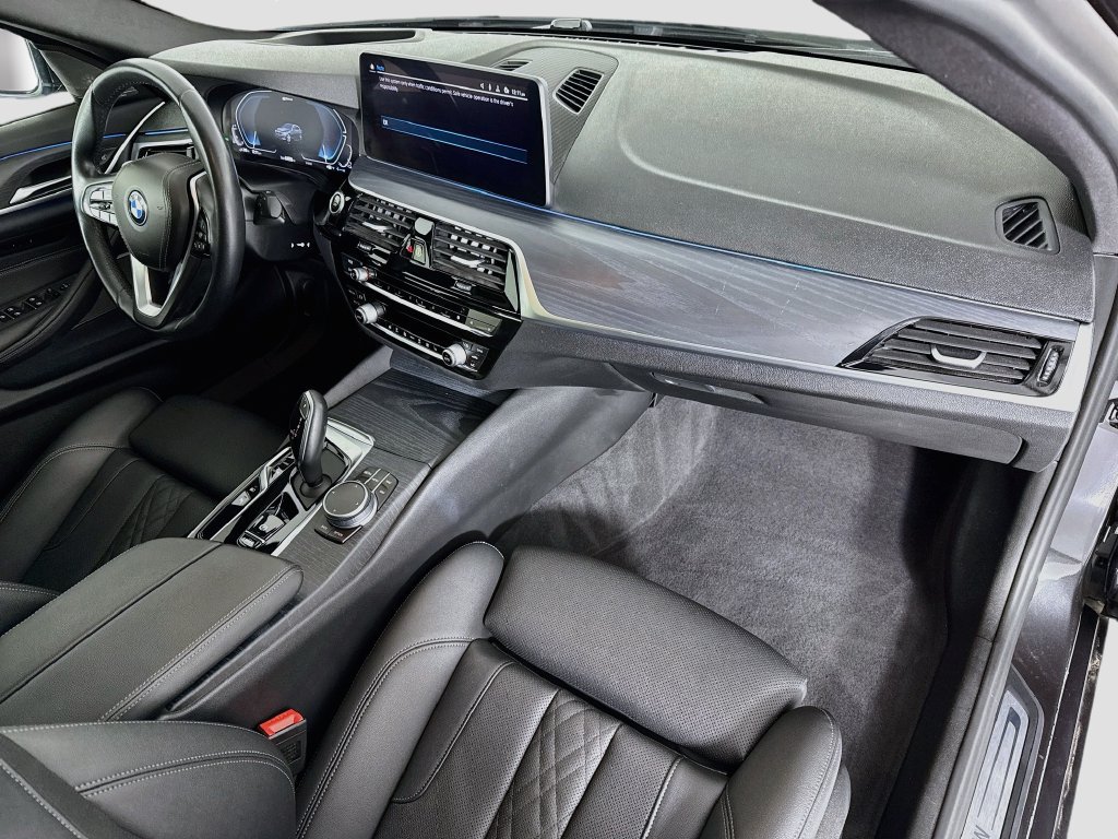 Used 2022 BMW 530e RWD image 18