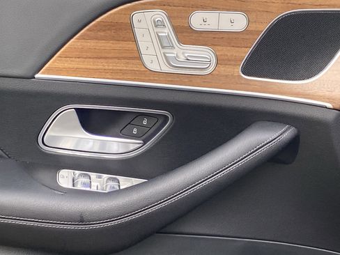 Certified 2025 Mercedes-Benz GLE 350 4MATIC image 17