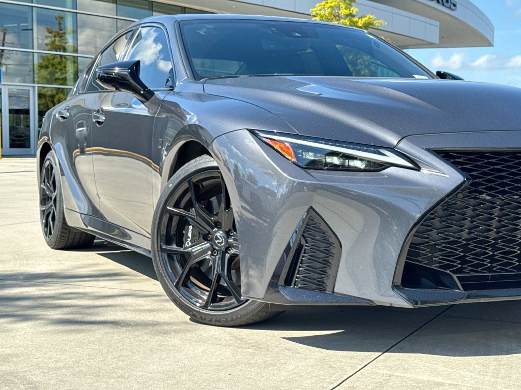 Used 2025 Lexus IS 500 RWD image 9
