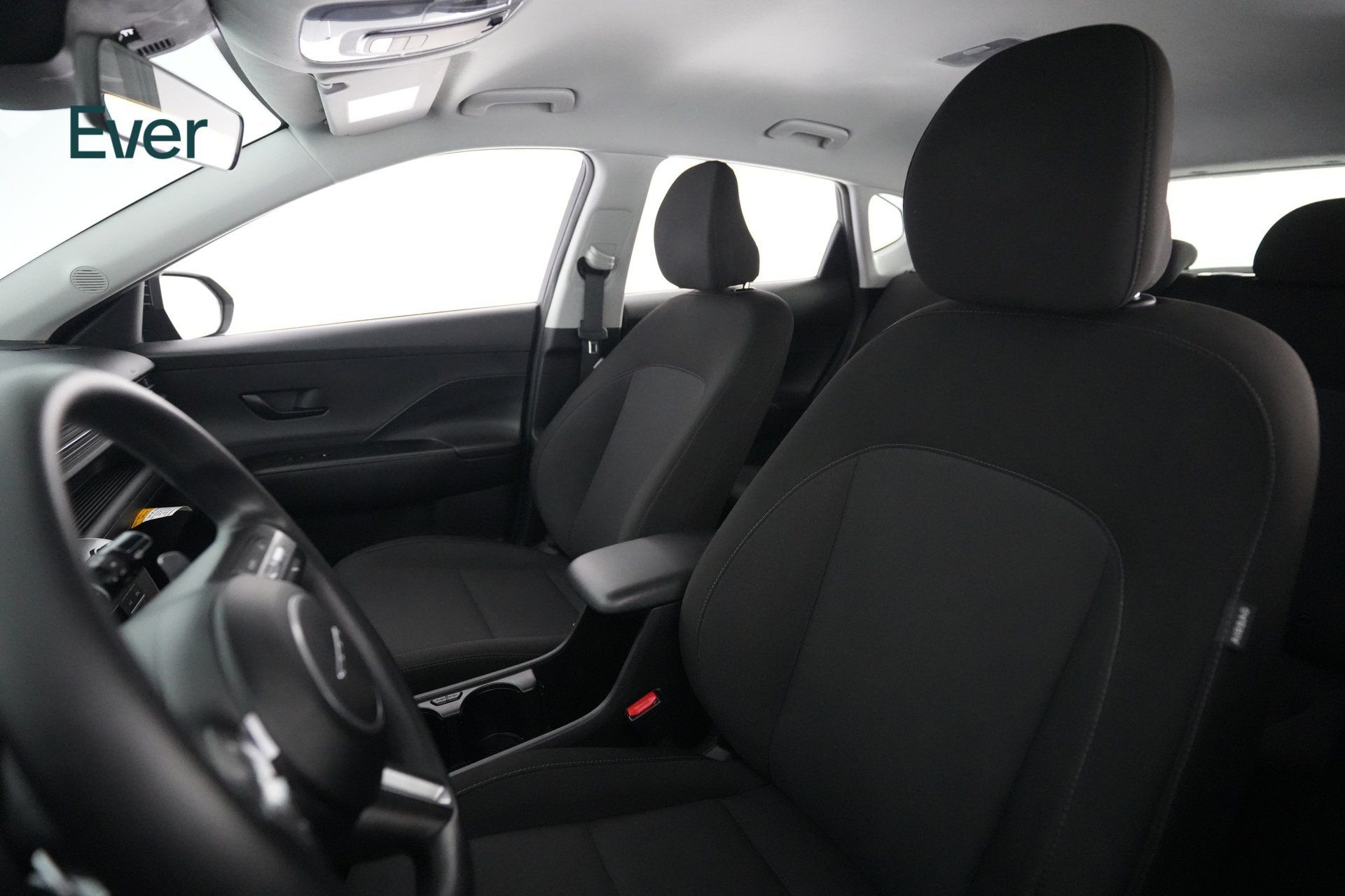 Used 2024 Hyundai Kona SE FWD image 4