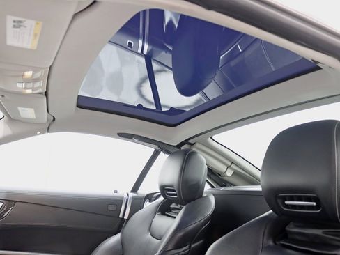 Used 2013 Mercedes-Benz SL 550 image 30