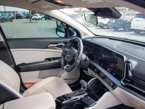 Used 2025 Kia Sportage EX FWD image 20