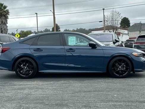 Used 2025 Honda Civic Sport image 3