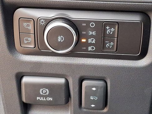 Used 2023 Ford Expedition Platinum image 26