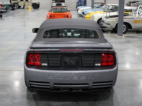 Used 2006 Ford Mustang GT RWD image 40