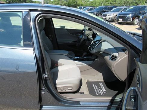 Used 2019 Chevrolet Malibu Premier w/ Sun and Wheel Package image 13