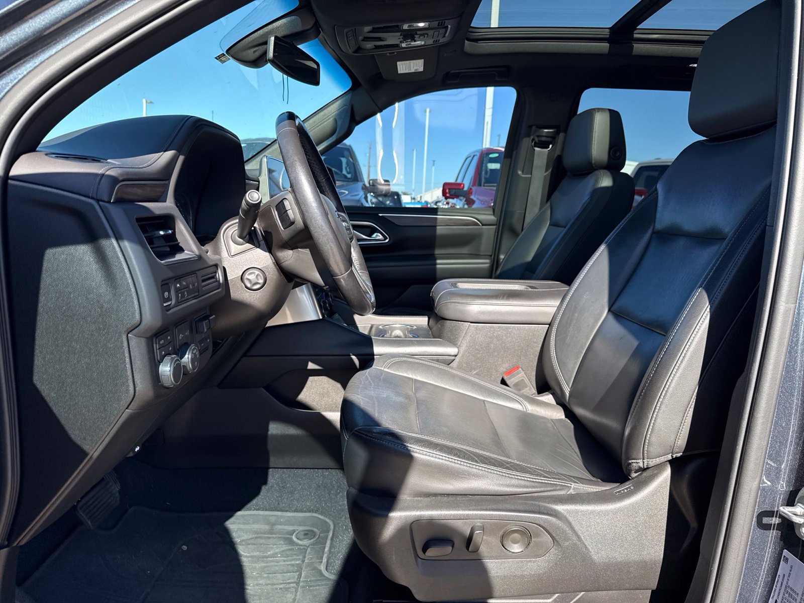 Used 2021 Chevrolet Tahoe Z71 w/ Z71 Signature Package AWD/4WD image 6