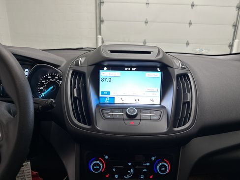 Used 2018 Ford Escape SE w/ SE Sync 3 Package FWD image 26
