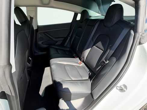 Used 2022 Tesla Model 3 Long Range image 23