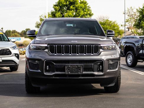 Used 2022 Jeep Grand Cherokee L Overland w/ Luxury Tech Group IV image 2