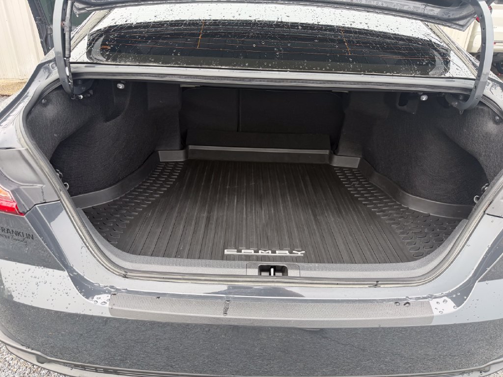 Used 2025 Toyota Camry SE FWD image 24